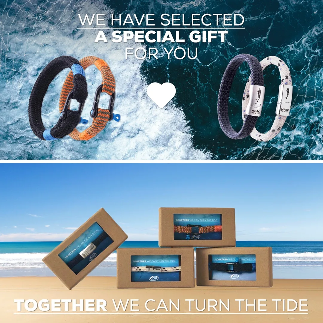 Cadeau voor de standbezoekers: armbandjes van MBRC the Ocean in een doosje met de tekst Together we can turn the tide.