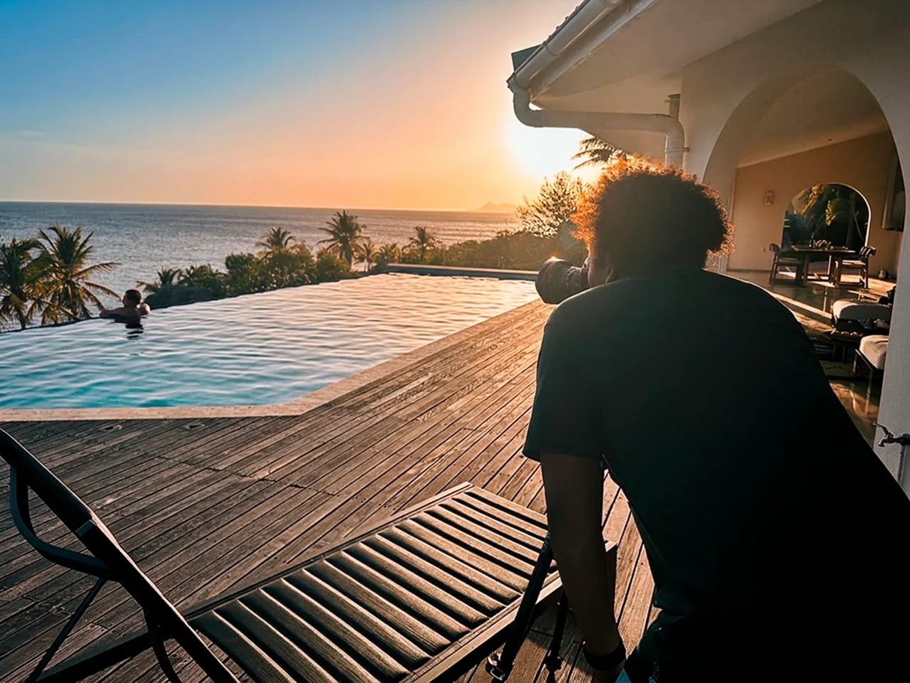 Eigen fotografie van Peter van der Steege: de fotoshoot zelf bij zonsondergang, het moment waarop de oprichter zei dat de essentie van het merk was vastgelegd